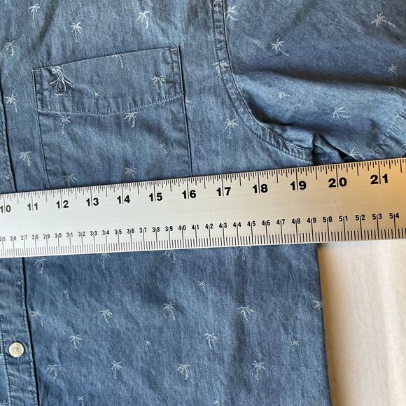 Penguin Men Button Down Shirt Size S Shortsleeve Coconut Print Denim Classic Fit - Picture 3 of 8